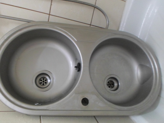 Elbląg Zlew wpuszczany blaszany dwokomorowy z kranem, kuchenny, wymiary 44 cm, głebokosc, 84 cm szerokosc, uzywany,