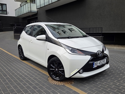 Elbląg Posiadam do sprzedaży pięknie utrzymany egzemplarz samochodu Toyota Aygo z niezawodnym silnikiem 1.0 69 KM