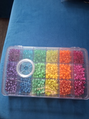 Elbląg Oddam za darmo używany zestaw do robienia bransoletek.