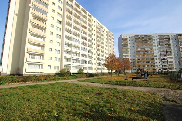 Elbląg NIERUCHOMOŚCI ANNA KRASZEWSKA  Słoneczne  3-pokojowe mieszkanie do remontu z dużym balkonem 