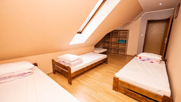 Elbląg * * * ABC NIERUCHOMOŚCI * * *NOWA NIŻSZA CENA!! APARTAMENT W KRYNICY MORSKIEJ !!4 pokoje o pow.