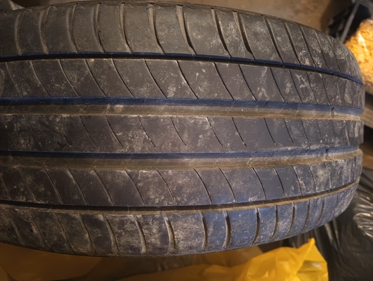 Elbląg Witam, mam na sprzedaż komplet opon widocznych na zdjęciach Michelin Primacy 3 225/50 R18 opony są z 2017 roku