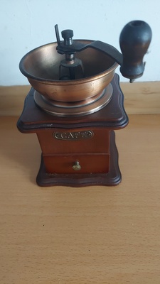 Elbląg Młynek do kawy w stylu retro.