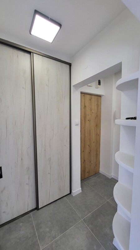 Elbląg KWADRAT NIERUCHOMOŚCI1 pokój, 33 m2V piętrowindabalkonpo generalnym remonciemedia z miasta