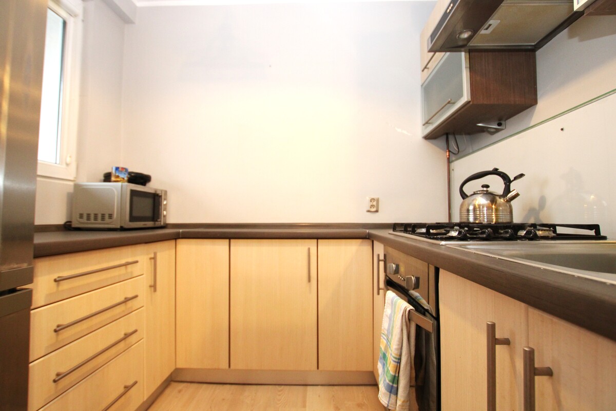 Elbląg NIERUCHOMOŚCI ANNA KRASZEWSKA Umeblowana kawalerka do wynajęcia w centrum miasta ul.12 Lutego