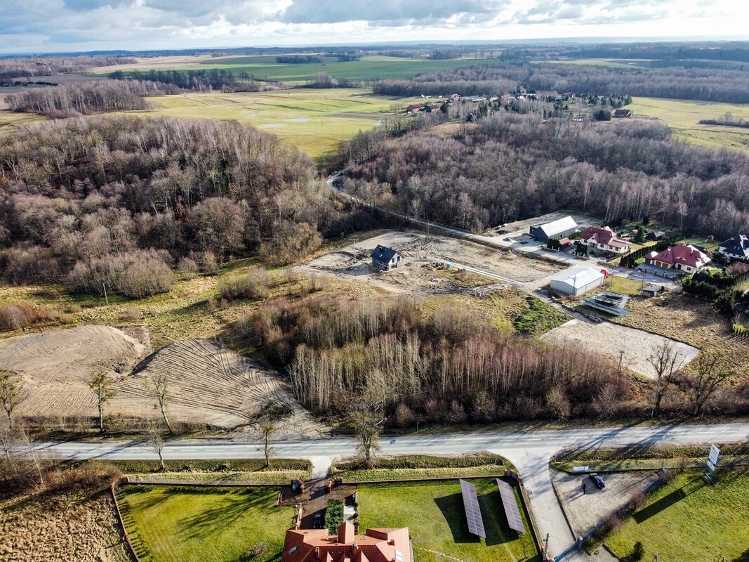 Elbląg NIERUCHOMOŚCI ANNA KRASZEWSKA Działki z warunkami zabudowy, urokliwie usytuowane na terenie