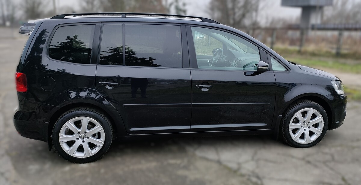 Elbląg Volkswagen Touran 1.6TDI 105km 2011r. - minivan 5-osobowy, bardzo funkcjonalny i wygodny.