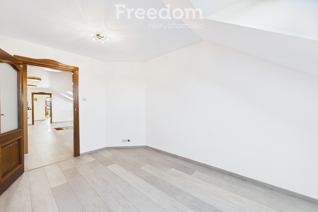 Elbląg FREEDOM NIERUCHOMOŚCISprzedam dom - Elbląg, Skierniewicka. Marzysz o życiu w spokojnej okolicy, ale z