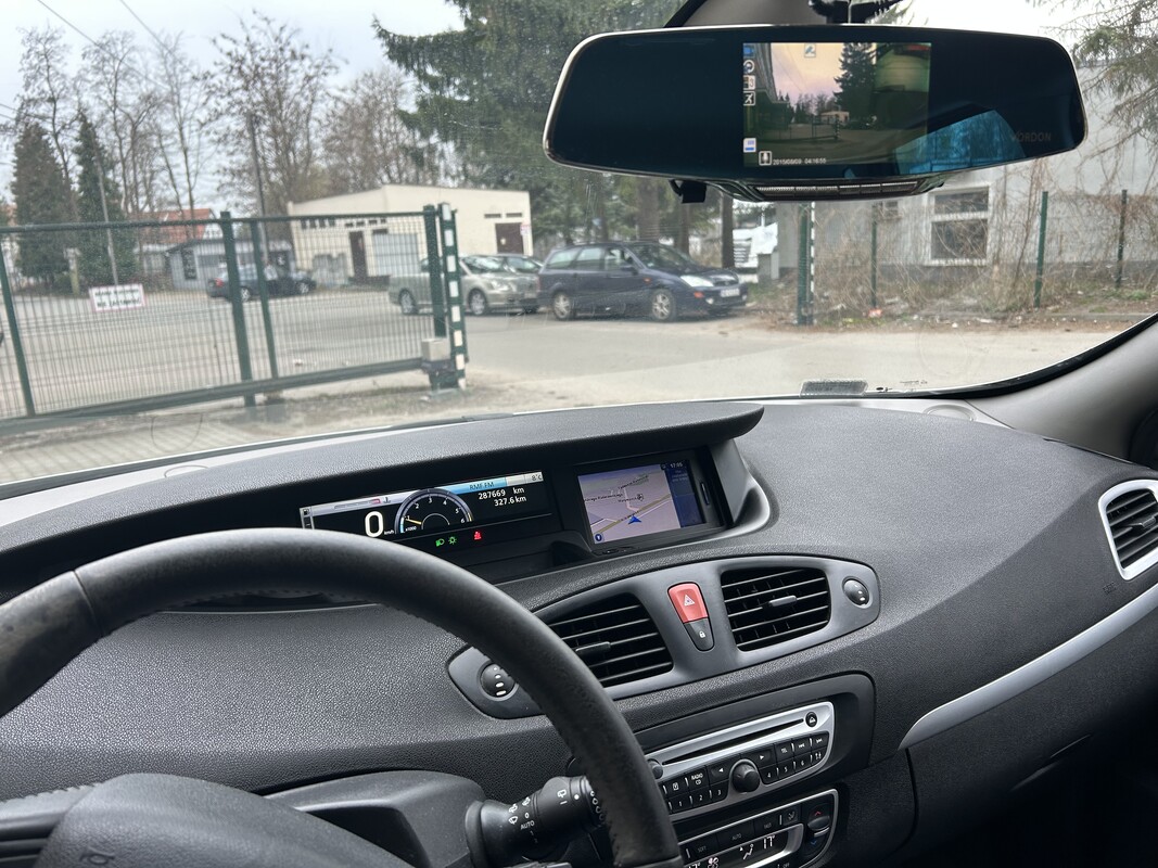Elbląg RENAULT SCENIC – Praktyczny SUV z 2010 roku, idealny dla rodzin i osób ceniących przestrzeń oraz komfort