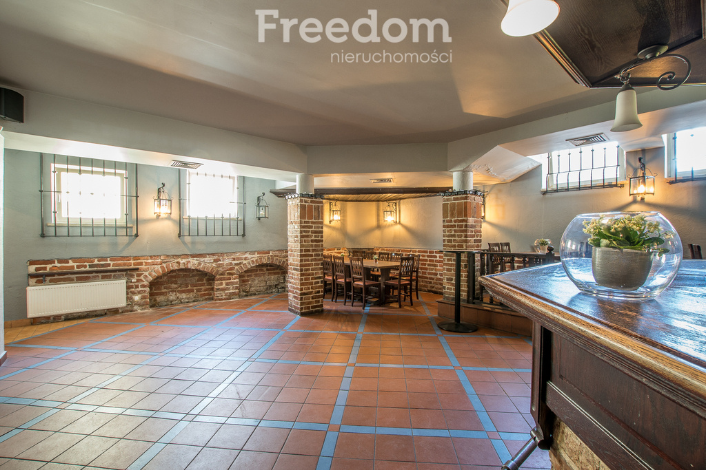 Elbląg FREEDOM NIERUCHOMOŚCISprzedam lokal użytkowy - Elbląg, Stary Rynek. Wyjątkowy lokal inwestycyjny przy