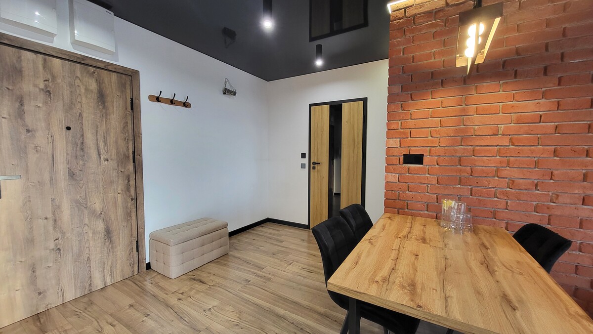 Elbląg KWADRAT NIERUCHOMOŚCI2 pokoje, wysoki standard wykończeniaKorona ElblągaVI piętro - windaduży balkon od