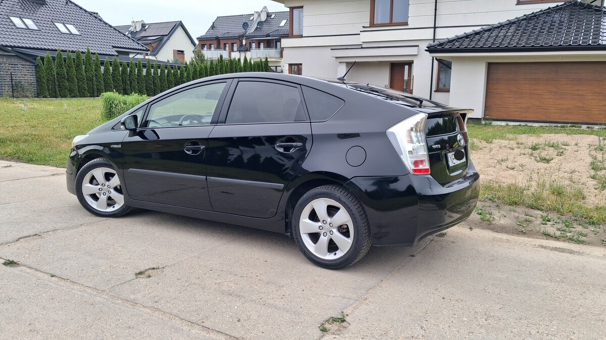 Elbląg Sprzedam Toyota Prius 3 1.8 139KM Hybrid 2009r. Sprowadzona Zarejestrowana Garażowana Czarna Alu17 Skóra Navi