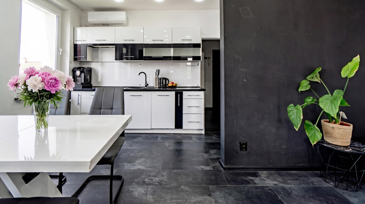Elbląg TO MY SPRZEDAJEMYNIERUCHOMOŚCI W TYM MIEŚCIEBIURO NIERUCHOMOŚCIAMERICAN HOMEFOR SALE - 2 POKOJE - TOPOLOWA