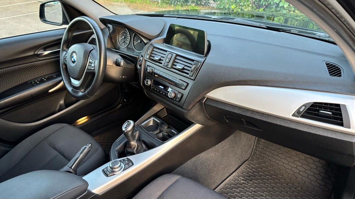 Elbląg Sprzedam BMW Serii 1 F20wersja 116i 2012 rok silnik 1.6 benzyna o mocy 136 KM.