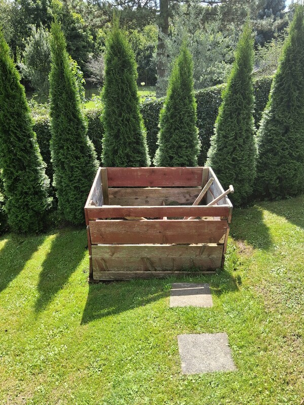 Elbląg Sprzedam działkę ROD SKOWRONEK ul. Okrężna. Na działce jest woda i prąd. Altana zadbana nowy dach więcej