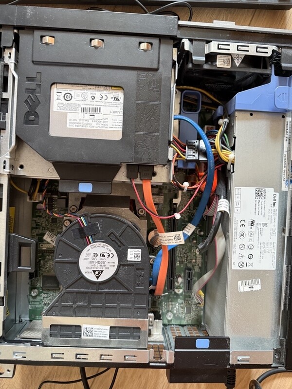 Elbląg Zestaw komputerowy DELL OptiPlex 3010
Zestaw komputerowy:
- jednostka centralna DELL
• Procesor: Intel