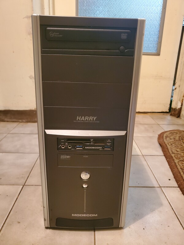 Elbląg Sprzedam komputery stacjonarne i laptopy Dell w dobrej cenie. Procesory Intel i5 lub i7 (3-8 generacja), 8GB