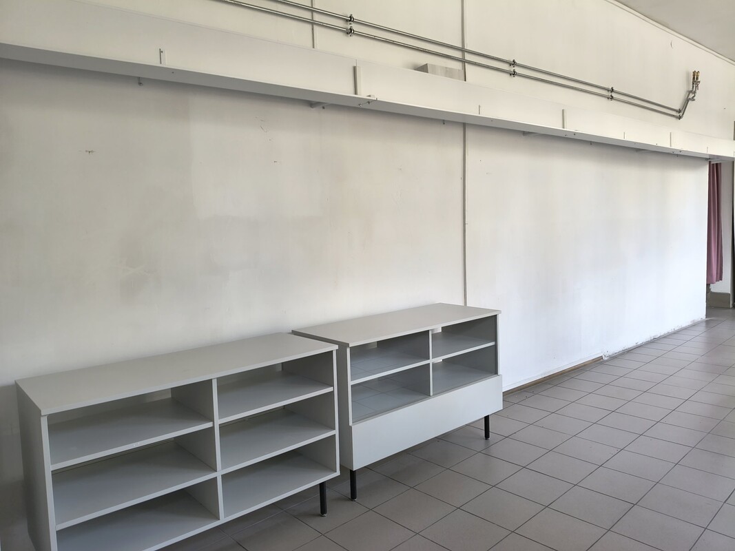 Elbląg Wynajmę lokal użytkowy o powierzchni 83m2 przy ulicy Kosynierów Gdyńskich 7 w Elblągu.