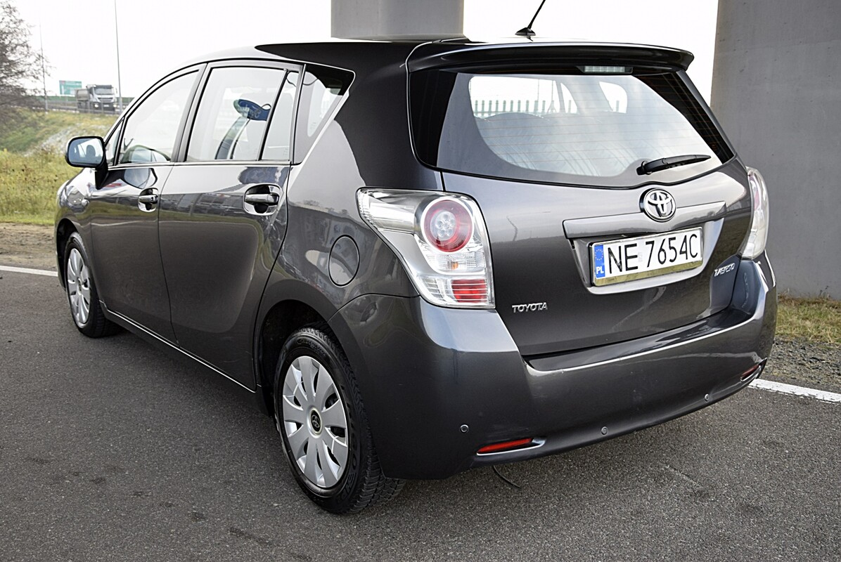 Elbląg Toyota Verso 1.8 benzyna, 2011 rok - 7 osobowa, bardzo ładna. Auto w wersji 7 osobowa, czyste i zadbane bez