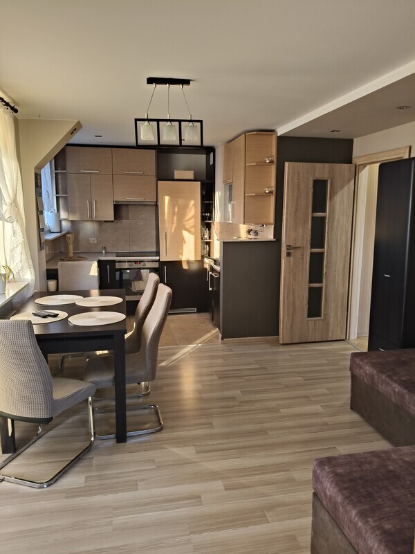 Elbląg Mieszkanie 3-pokojowe z balkonem &ndash; ul. Płk. Dąbka (przy nowym sądzie) ElblągWarunki najmuNajem wynosi