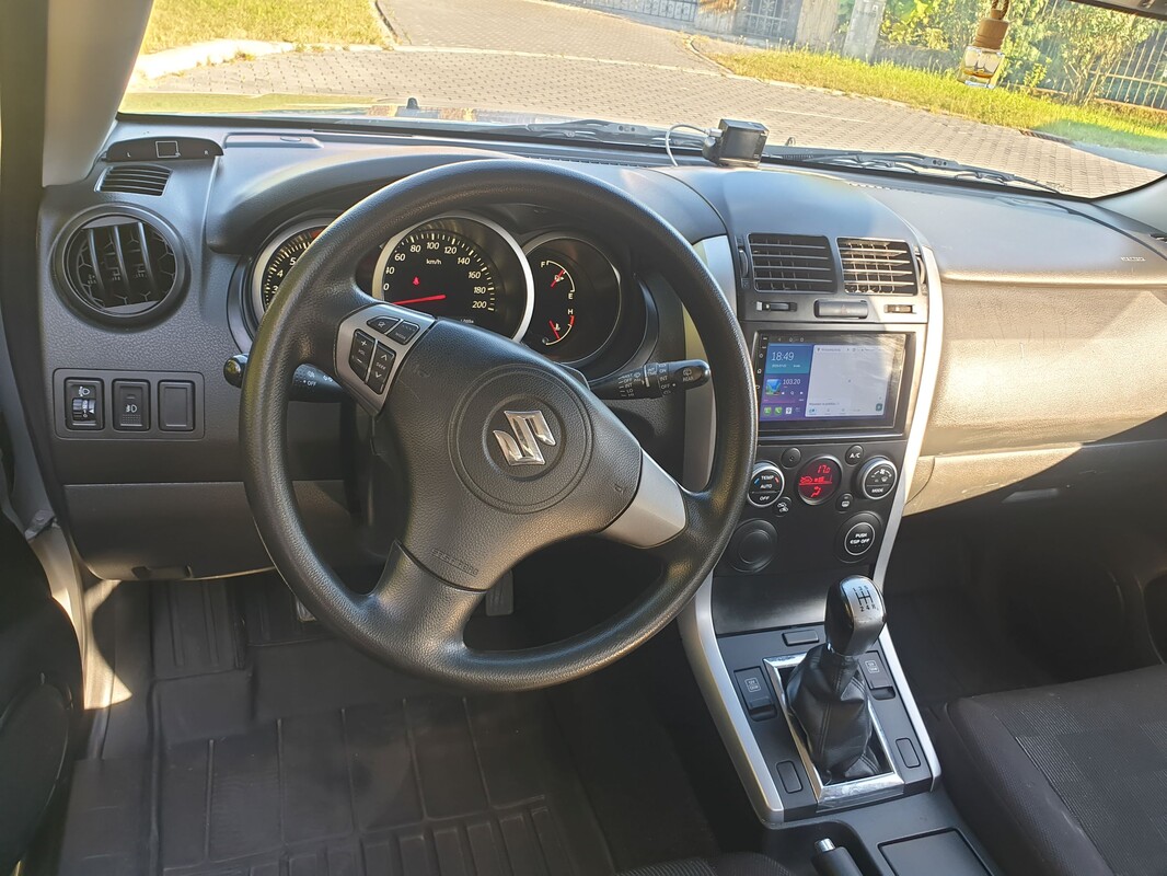 Elbląg Sprzedam Suzuki Grand Vitara 1.6 Comfort EU5 4x4 (srebny)