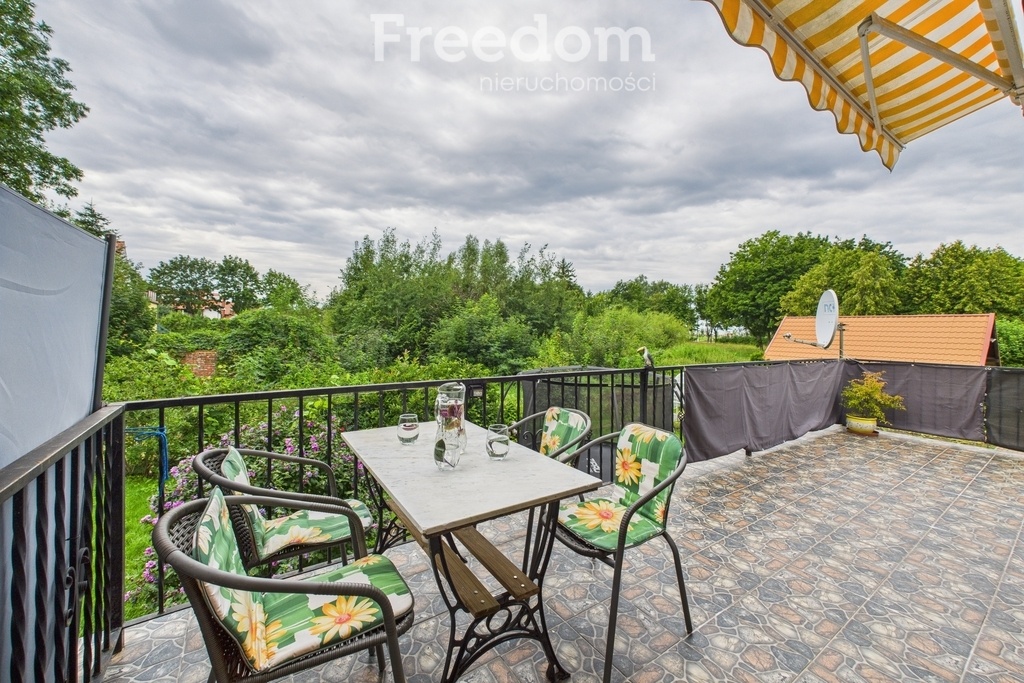 Elbląg FREEDOM NIERUCHOMOŚCISprzedam dom - Frombork, Elbląska. LokalizacjaDom usytuowany jest w cichej, spokojnej