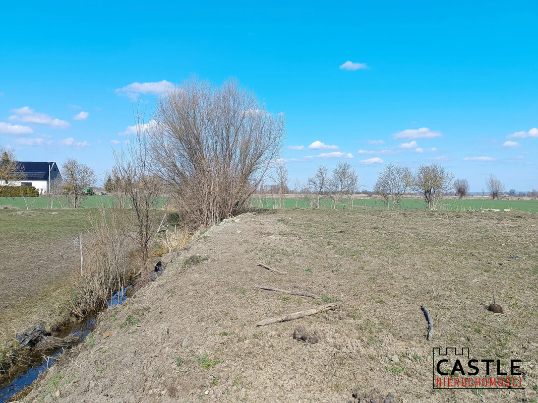 Elbląg Prezentuję Państwu 3 działki budowlane w miejscowości Markusy (woj. warmińsko-mazurskie). Do Elbląga jest około