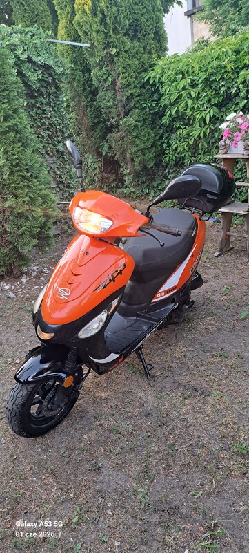 Elbląg Sprzedam skuter LONGJIA LJ50QT-3L
50 cm3,2020r. bardzo mały przebieg tylko 6.300 km. stan. .. perfekcyjny. ..