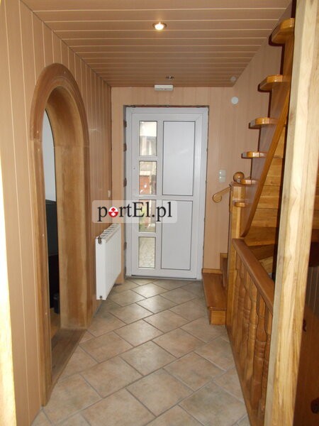 Elbląg OFERTA PRYWATNA - Gronowo Górne ; ulica Perłowa wolnostojący dom 500 m za tablicą Elbląg Na dole salon z