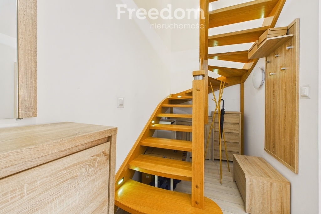 Elbląg FREEDOM NIERUCHOMOŚCIWynajmę mieszkanie - Elbląg, Stary Rynek. Na pierwszym poziomie znajduje się