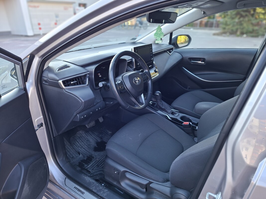Elbląg Sprzedam hybrydową Toyotę Corollę 1.8,rocznik 2019.Wersja Comfort z pakietem protection, tech i style. Przebieg