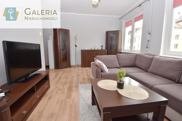 Elbląg GALERIA NIERUCHOMOŚCIZ pasji i miłości do nieruchomościNa sprzedaż: 3 pokoje w centrum miastaul.1