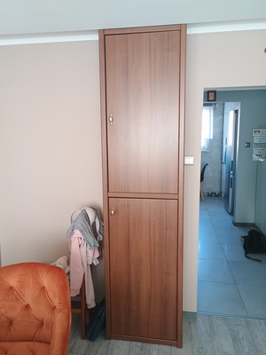 Elbląg Sprzedam szafkę typu słupek wysokość 235 cm szerokość 55 cm głębokość 34 cm. stan dobry. cena do małej