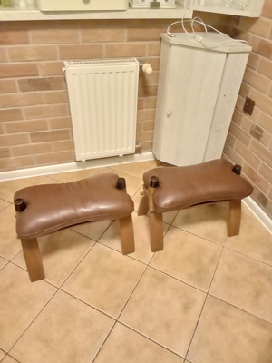 Elbląg Sprzedam dwie pufy typu koziołek, składane w bardzo dobrym stanie. Cena za jedną sztukę.