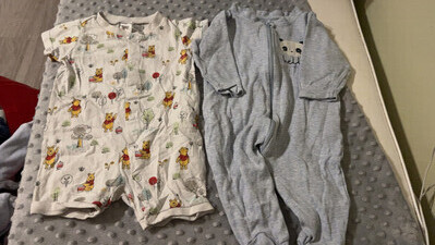 Elbląg Witam sprzedam ciuszki dla chłopczyka w bardzo dobrym stanie za 200zl r 56-62 są tego 2 duże torby m. in