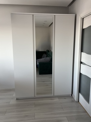 Elbląg ✨ Szafa trzydrzwiowa - duża ✨Praktyczna, pojemna i stylowa – idealna do Twojego domu!