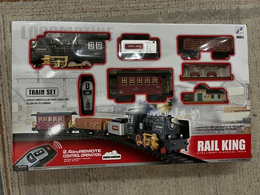 Elbląg Witam, 
odsprzedam nietrafiony prezent świąteczny - kolejka elektryczna na akumulatory. 
Kolejka używana raz,