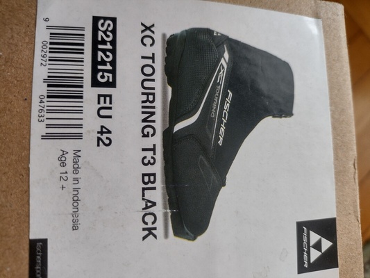 Elbląg Buty do nart biegowych f-my Fischer XC TOURING T3 rozm. EU 42 kolor czarne.
Nowe w oryginalnym kartonie.