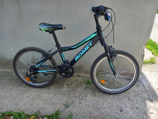 Elbląg Sprzedam rower Romet Rambler 20 Kid. Mechanicznie wszystko sprawne. Widoczne ślady użytkowania. W komplecie