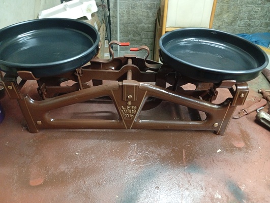 Elbląg Sprzedam wagę szalkową zabytek PRL po całkowitej renowacji atrakcyjny wygląd sprawna do kolekcji lub wystroju