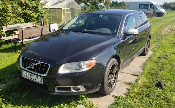 Elbląg Volvo v70 3.2 benzyna + LPG 4x4 2008r
Skórzana czarna tapicerka 
Roczny akumulator 
Sprzedaje jako uszkodzony