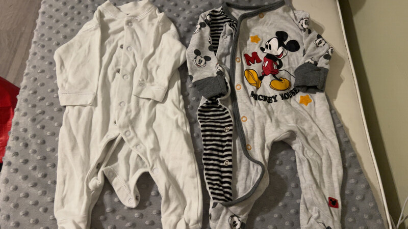 Elbląg Witam sprzedam ciuszki dla chłopczyka w bardzo dobrym stanie za 200zl r 56-62 są tego 2 duże torby m. in