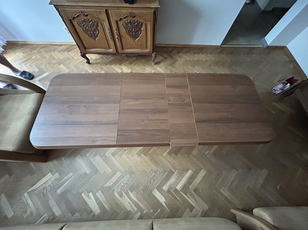Elbląg Sprzedam ławę, stan bardzo dobry, mebel zadbany
Materiał: orzech średni, laminat
Wymiary:
-długość 125 cm, po