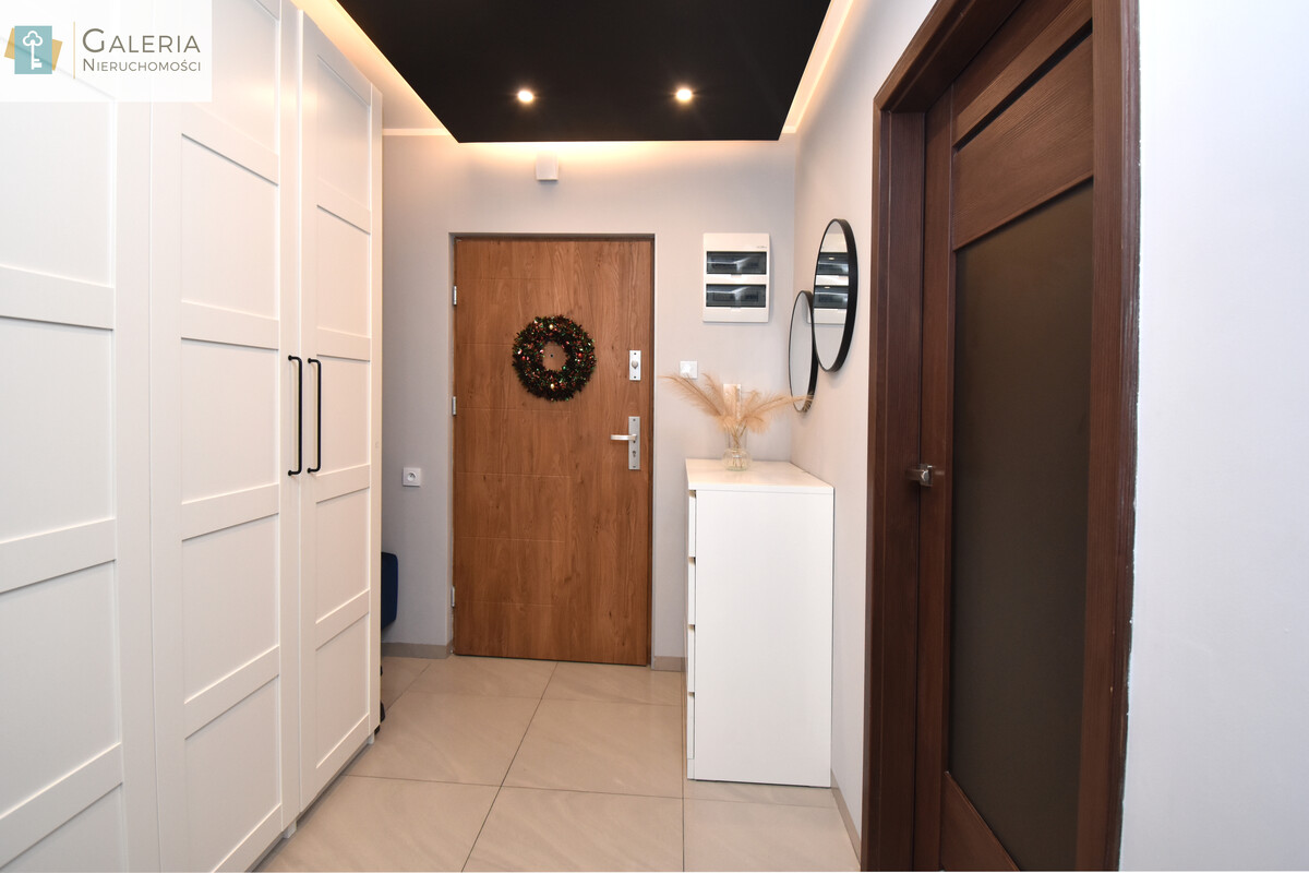 Elbląg GALERIA NIERUCHOMOŚCIZ pasji i miłości do nieruchomościNa sprzedaż: 3-pokojowy apartament w centrum, ul.