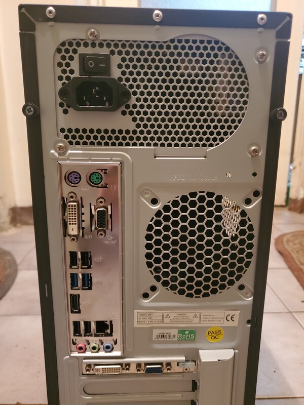 Elbląg Sprzedam komputery stacjonarne i laptopy Dell w dobrej cenie. Procesory Intel i5 lub i7 (3-8 generacja), 8GB