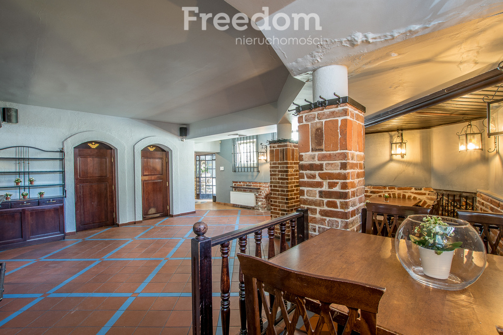 Elbląg FREEDOM NIERUCHOMOŚCISprzedam lokal użytkowy - Elbląg, Stary Rynek. Wyjątkowy lokal inwestycyjny przy