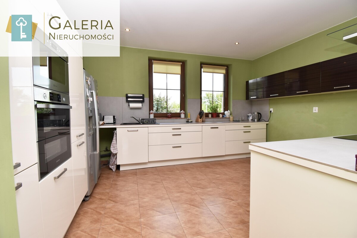 Elbląg GALERIA NIERUCHOMOŚCIZ pasji i miłości do nieruchomościNa sprzedaż: Atrakcyjny z ogromnym potencjałem dom z