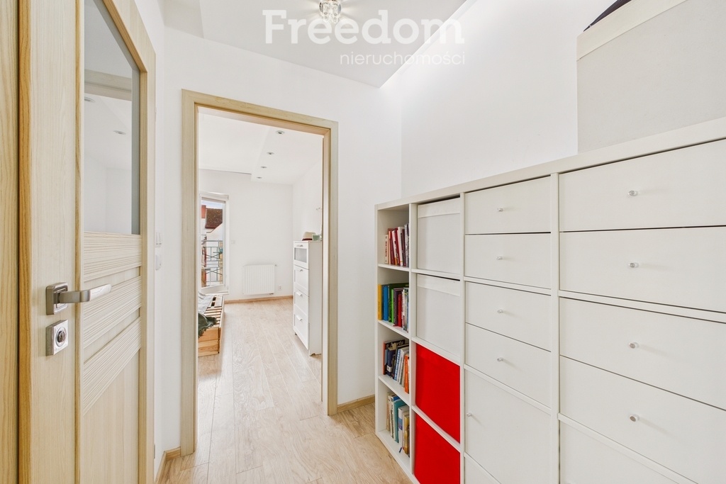 Elbląg FREEDOM NIERUCHOMOŚCIWynajmę mieszkanie - Elbląg, Stary Rynek. Na pierwszym poziomie znajduje się