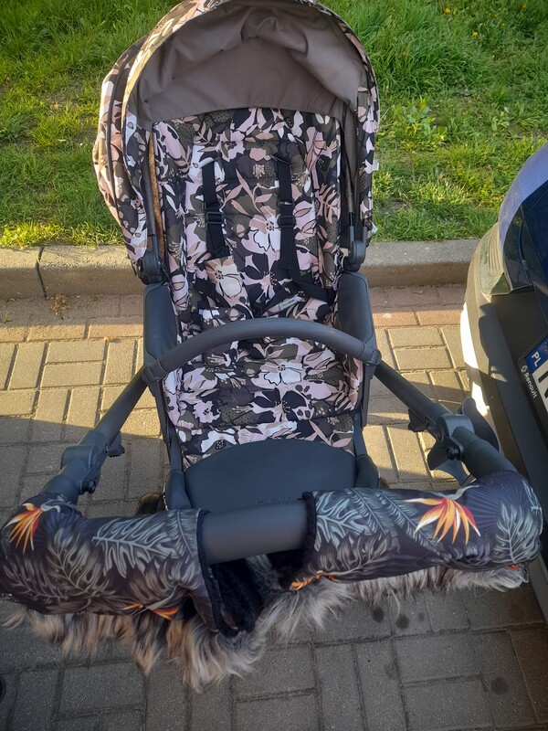 Elbląg Witam, sprzedam wozek dziecięcy Flavio Bebetto. W zestawie znajduje się gondola oraz spacerówka a także