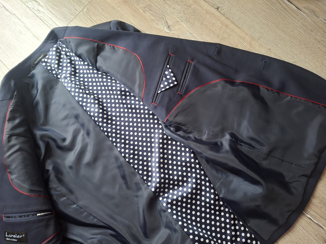 Elbląg Marynarka rozm 46/176/82 pasuje na 170 cm
Sprzedam ubraną 2 razy marynarkę. Syn szybko wyrósł. Piękny, ciemny